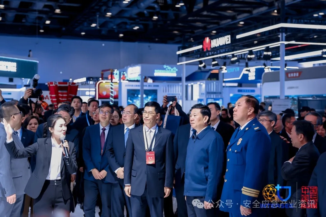 “鲲龙”“翼龙”“新舟”“吉祥鸟”等“利器”，，协力铸造国家航空应抢救援要害实力 新闻资讯 第2张