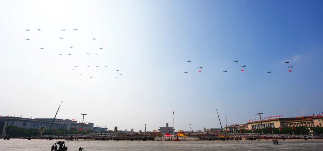 阅兵式上29型125架军机空中受阅，，航空应抢救援装备系统化生长和市场化应用新效果将在11月集中展示 新闻资讯 第4张
