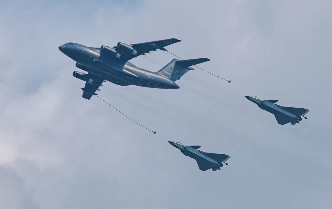 阅兵式上29型125架军机空中受阅，，航空应抢救援装备系统化生长和市场化应用新效果将在11月集中展示 新闻资讯 第12张