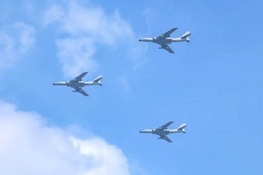 阅兵式上29型125架军机空中受阅，，航空应抢救援装备系统化生长和市场化应用新效果将在11月集中展示 新闻资讯 第11张